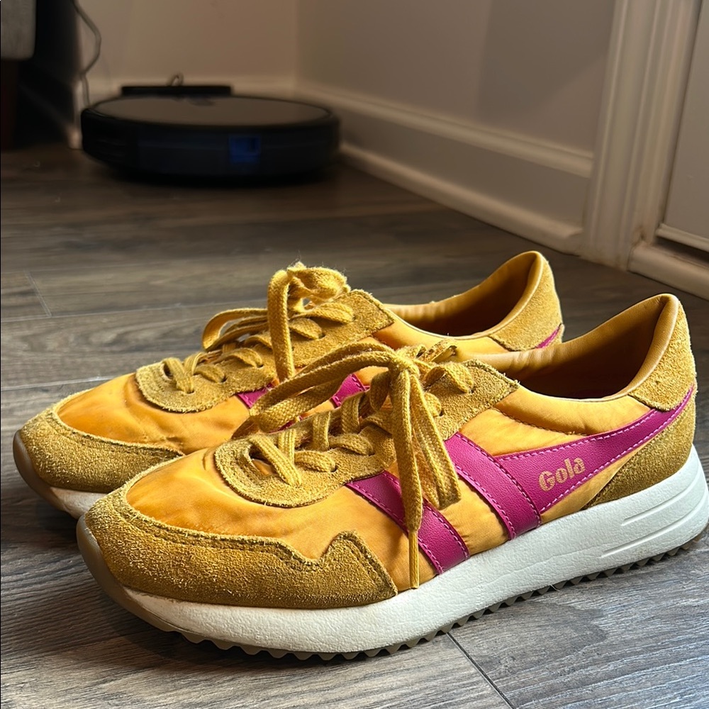 Yellow and pink Gola brand tenis shoe